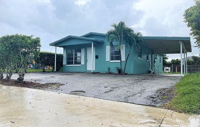Cute 3 Bedroom House with Carport