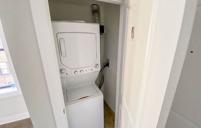 2 beds, 1 bath, 885 sqft, $2,795, Unit 2624-2