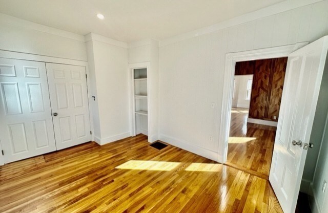 3 beds, 1 bath, $4,200, Unit 1