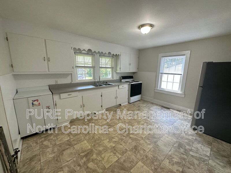 278 LINCOLN ST SW