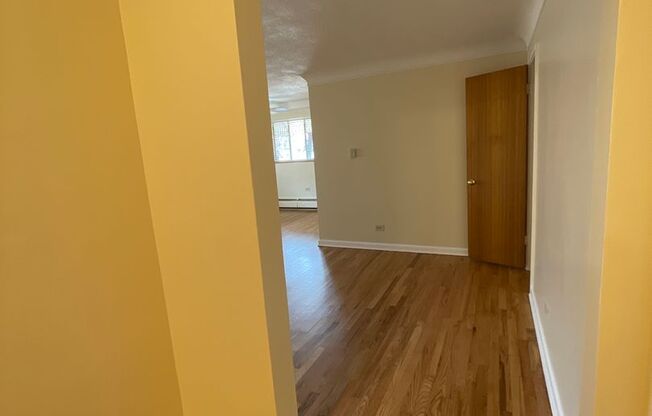 2 beds, 1 bath, 908 sqft, $1,595, Unit 208