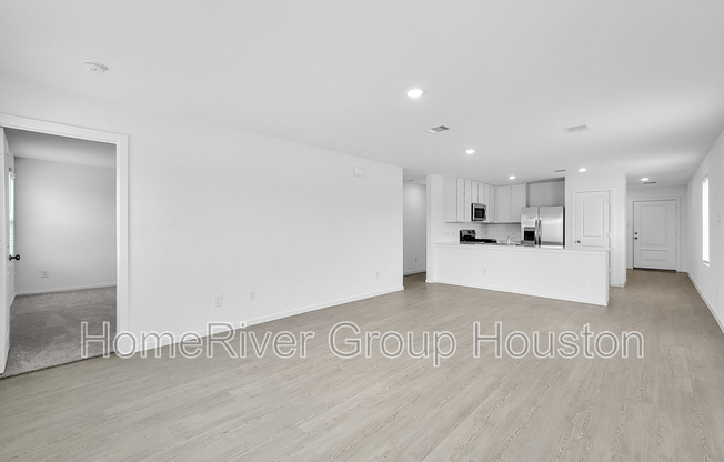 1703 GRN WARBLER LN