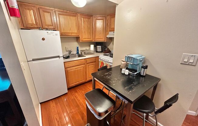 1 bed, 1 bath, 580 sqft, $1,825, Unit 19