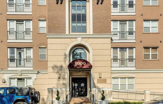 Awesome 1BE/1BA Condo in the heart of West End!