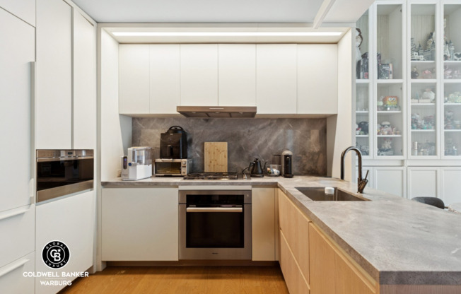 77 GREENWICH ST