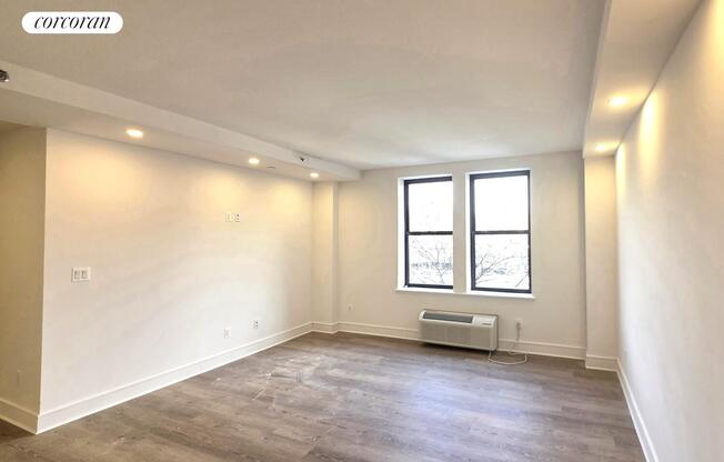 1 bed, 1 bath, $5,500, Unit 8I