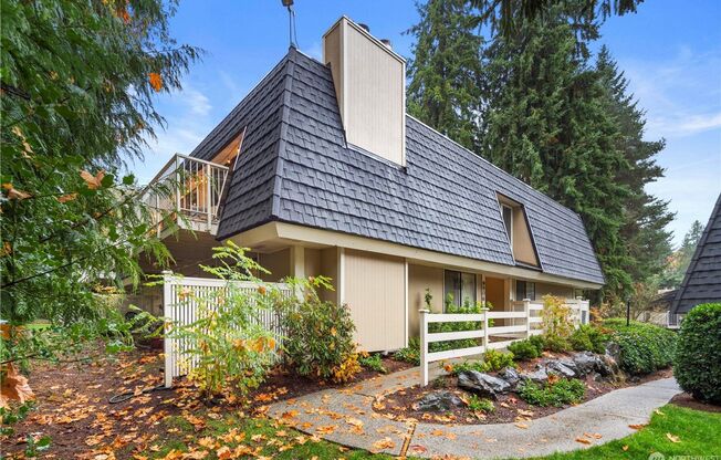2 beds, 2 baths, $2,095, Unit #1106