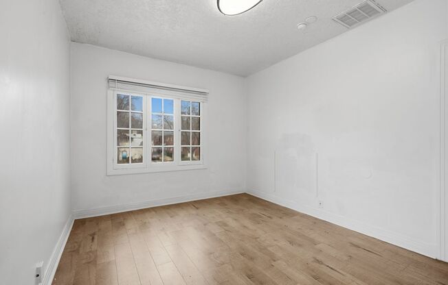 1 bed, 1 bath, $1,100, Unit 722-06