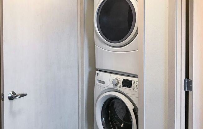 1 bed, 1 bath, 586 sqft, $1,875, Unit 0801