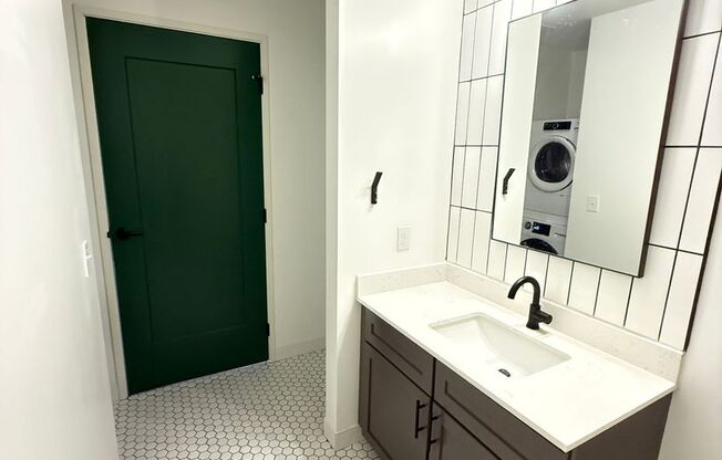 1 bed, 1 bath, 635 sqft, $1,650, Unit Unit 212