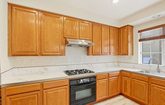 Beautiful Communication Hill Townhome