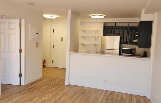 1 bed, 1 bath, 615 sqft, $3,250, Unit PH6F