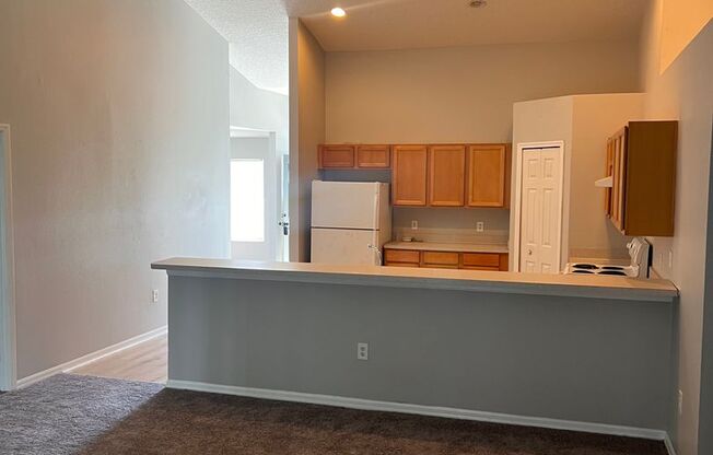 3 beds, 2 baths, $1,595