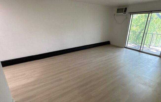 2 beds, 1 bath, 1,050 sqft, $995, Unit 215-302C