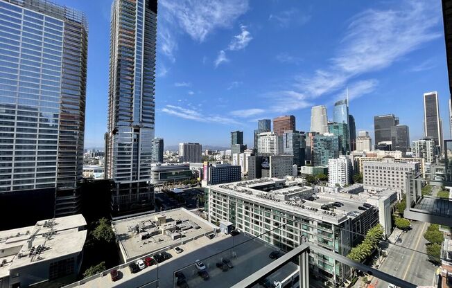 1 bed, 1 bath, 1,012 sqft, $3,350, Unit 1704