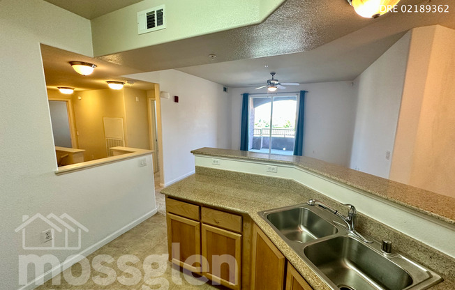 2 beds, 2 baths, $2,400, Unit #427