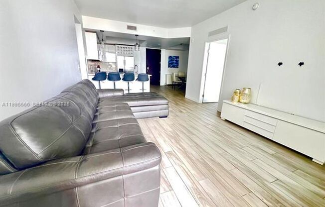 2 beds, 2 baths, 1,096 sqft, $4,550, Unit 999 SW 1st Ave # 1807