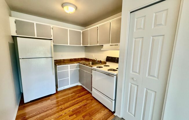 2 beds, 1 bath, 950 sqft, $1,295, Unit #203