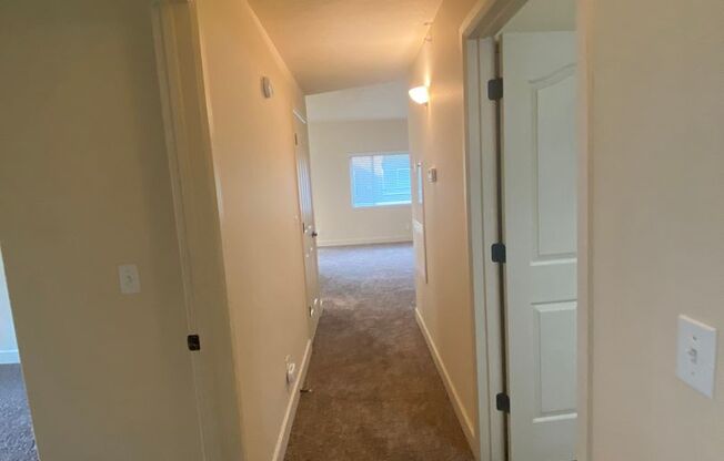 2 beds, 2 baths, 1,200 sqft, $1,550, Unit 6850 Spurwing #106