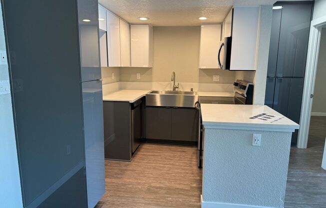 2 beds, 2 baths, 910 sqft, $2,670, Unit 7H