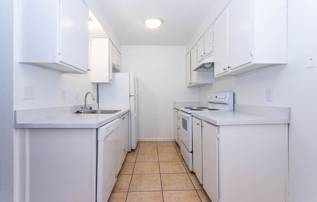 2 beds, 2 baths, 950 sqft, $1,895, Unit 27