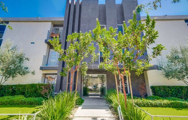 2330 S. Corning St (B)