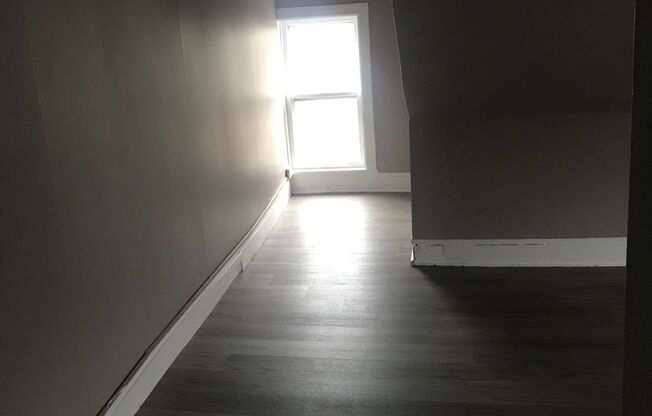 3 beds, 1 bath, $1,000