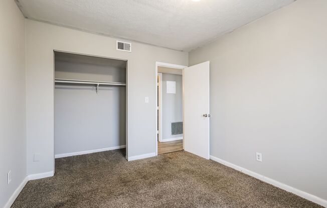 2 beds, 1 bath, 800 sqft, $745, Unit F12