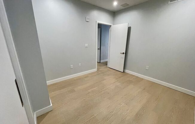 2 beds, 2 baths, 905 sqft, $4,025, Unit 203