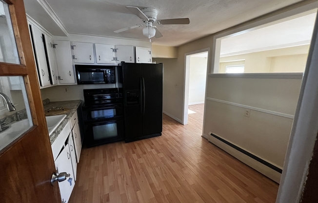 2 beds, 1 bath, 800 sqft, $2,200, Unit 1