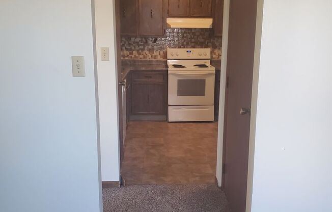 2 beds, 1 bath, 850 sqft, $850, Unit #4