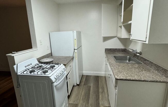 15325 Holiday Garden Apartments