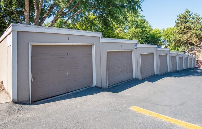 Rolling Hills Garages