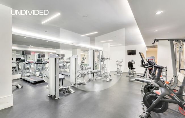 1 bed, 1 bath, 871 sqft, $5,950, Unit 6F