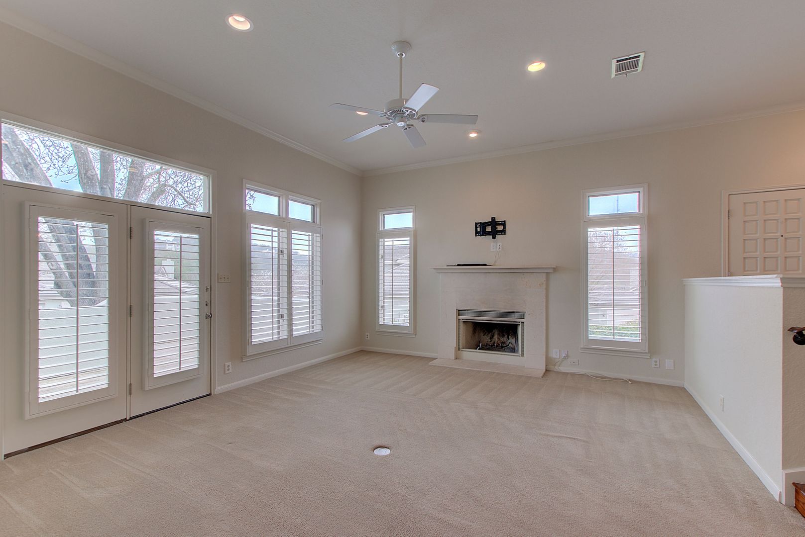 Rare 3 BR / 2.5 BA /  2 Car Garage Westlake Condo 14th Fairway (Austin Country Club) (Eanes ISD)
