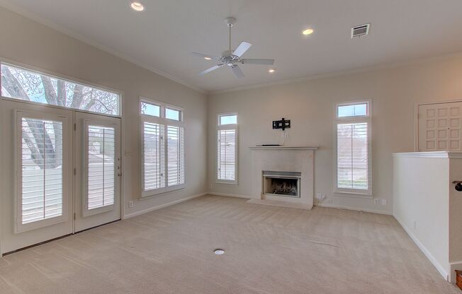 Rare 3 BR / 2.5 BA /  2 Car Garage Westlake Condo 14th Fairway (Austin Country Club) (Eanes ISD)