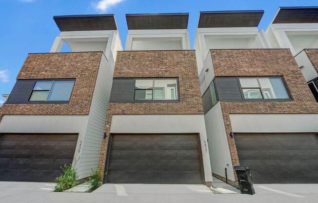 LIMITED TIME: 50% OFF FIRST MONTH'S RENT!