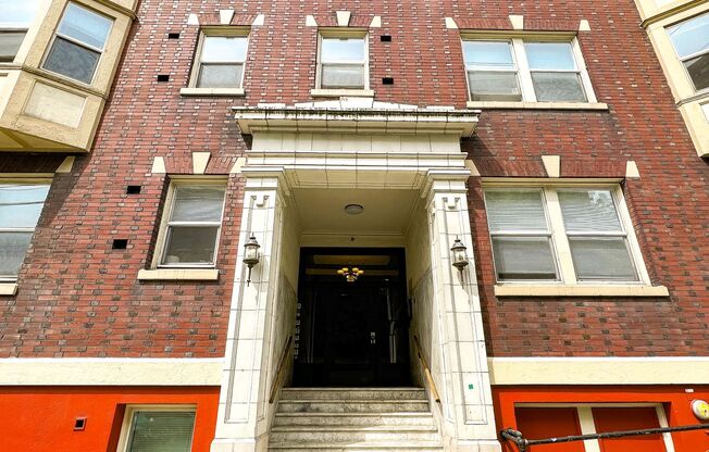 St Florence Apartments
