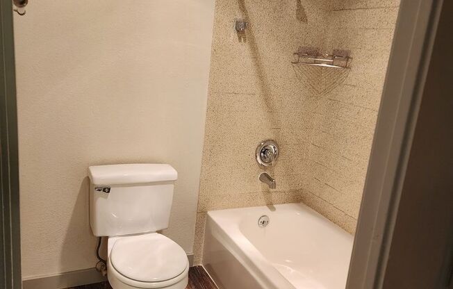 1 bed, 1 bath, 803 sqft, $1,695, Unit 253