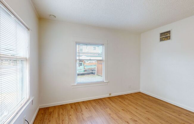 Charming Two Bedroom In the Heart of Downtown Kent !