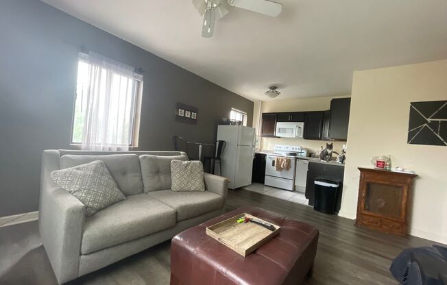 1 bed, 1 bath, $975, Unit 207