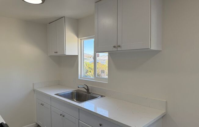 1371 Hilda Ave Apt 3