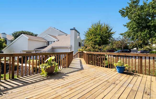 Outdoor Deck at Glen at Bogey Hills, St. Charles, MO