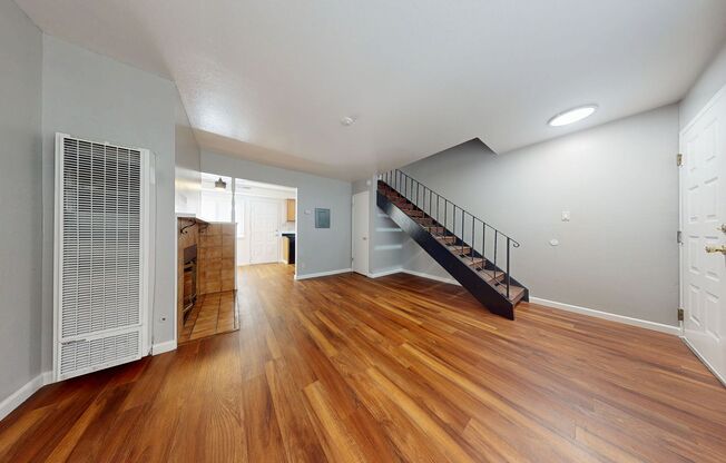 2 beds, 1 bath, 750 sqft, $2,450, Unit 620-6