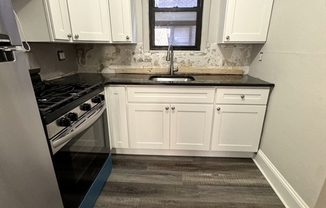 1 bed, 1 bath, 700 sqft, $2,200, Unit 11