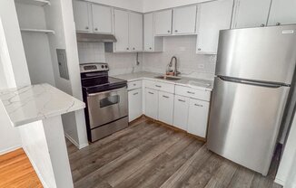 6250 N Kenmore Ave 207