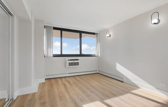 2 beds, 1.5 baths, 976 sqft, $3,045, Unit 18K