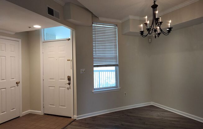 Pristine Condo Located in Park Plaza Community!