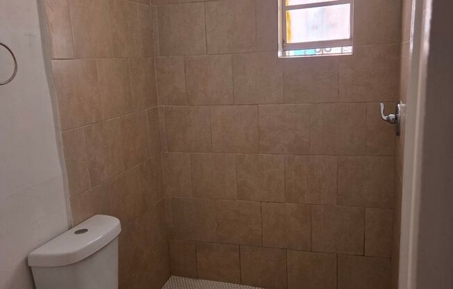 879 Spanish Apts/Brick Seven