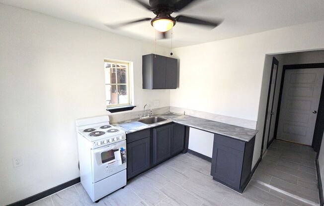 9010 Linda Vista Rd - Unit B **Ask about our NO CASH DEPOSIT option through OBLIGO**